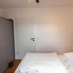 Kleine Fichte Mit Balkon * 브라운라제