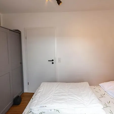 Kleine Fichte Mit Balkon * Браунлаге