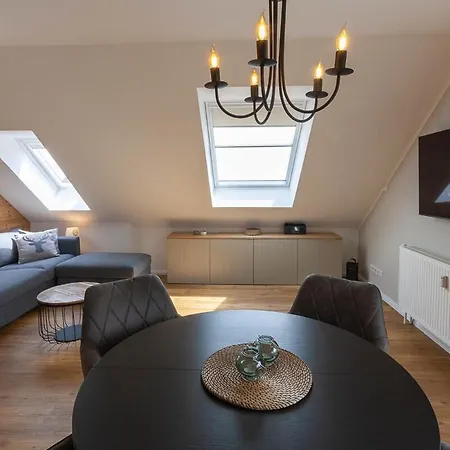 Kleine Fichte Mit Balkon Apartment