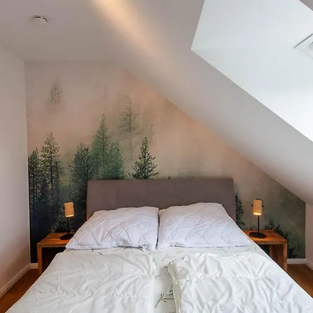 Kleine Fichte Mit Balkon * Браунлаге
